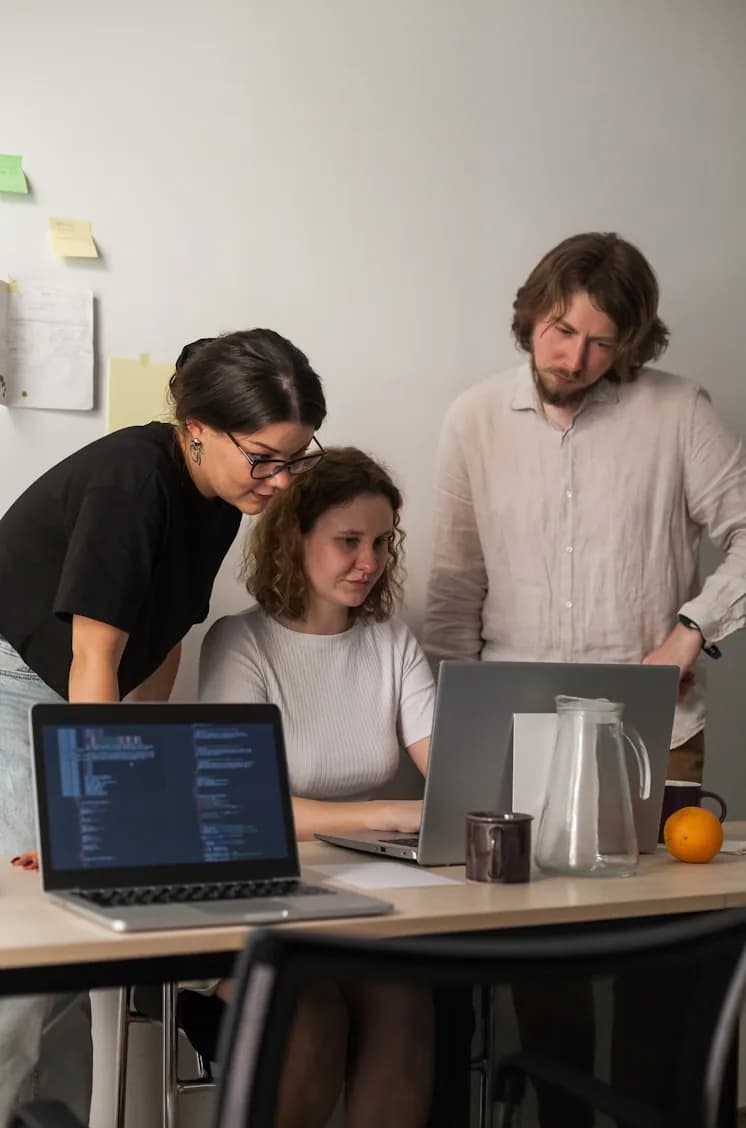 A research team collaborating on methodology